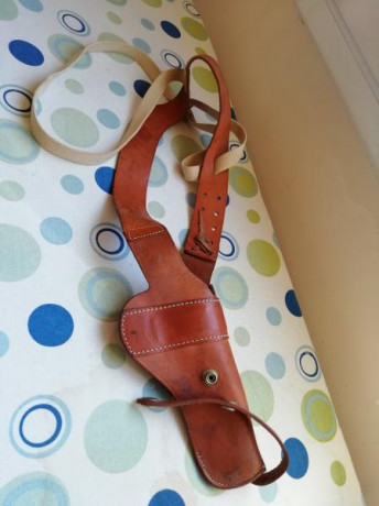 Vendo funda sobaquera de cuero para revólver. 00