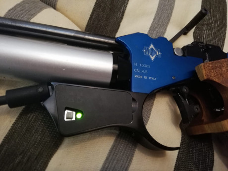 Muy buenas, vendo esta pistola por todos conocida, ES LA QUE VIENE EN EL MALETIN NEGRO(versión mejorada) 00