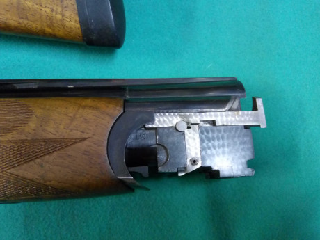  Se vende .
Superpuesta marca Lanber, calibre 12, expulsora, monogatillo, con polichoques.
Las fotos hablan 01