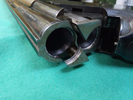  Se vende .
Superpuesta marca Lanber, calibre 12, expulsora, monogatillo, con polichoques.
Las fotos hablan 10