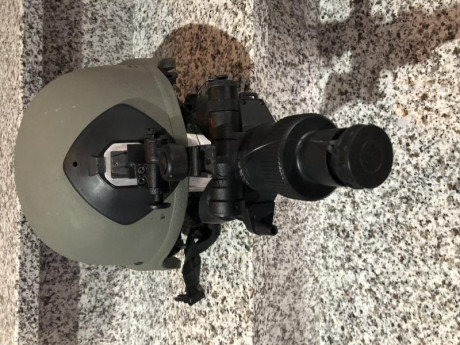Se vende binocular de visión nocturna en perfecto estado de funcionamiento y con unas 20 horas de uso. 21