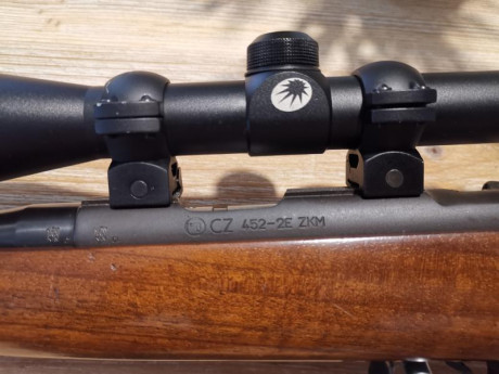 Vendo la mítica carabina Cz 452 en calibre 22 mágnum. Está muy cuidada, se entrega con visor pro-hunt 02