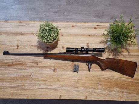 Vendo la mítica carabina Cz 452 en calibre 22 mágnum. Está muy cuidada, se entrega con visor pro-hunt 01