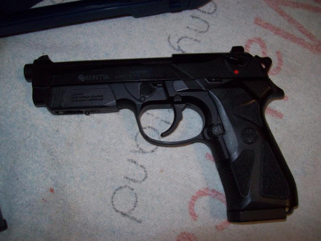 Vendo esta magnífica Beretta 90 Two 9mm parabellum, tal como se ve en las fotos, único propietario, está 00