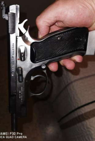 Se vende cz 75 b plateada con 2 cargadores y alza regulable bien conservadaprecio 200 eu wuapsap 690864759 01