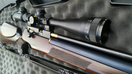 Vendo carabina pcp FX typhoon 4,5 mm en nogal, con visor BSA platinum 8-32x42 IR. retícula mil-dot iluminada 01