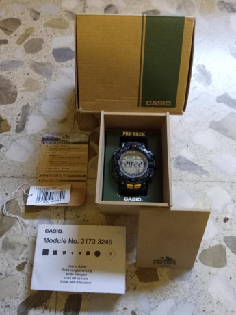 Vendo reloj  Casio PRO TREK PRG-240  en buen estado, con su caja original y manual.

Funciones:

- Iluminador 01