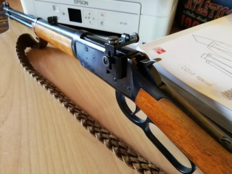 Hola,vendo los siguientes rifle
Winchester 94,calibre 30-30 350€
Semi remington 7400,calibre 280,holografico 00