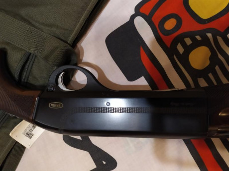 Vendo semiautomática Breda echo en perfectas condiciones tiene 3 años muy poco uso cañon de 66,maletin 00