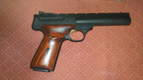 Hola. Vendo esta pistola guiada en F. Año 2009. Cañon de 5,5 pulgadas.
Con un cargador, caja original, 01