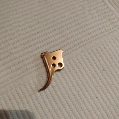 Vendo gatillo dorado de la gamo máxima, válido para las gamo que monten el gatillo de metal, como la gamo 00