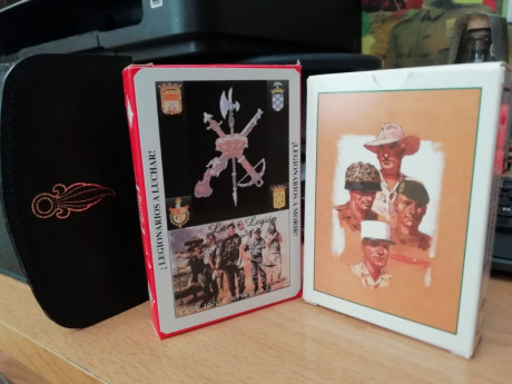 Pongo a la venta una singular pieza de colección: un estuche de cuero original, con el emblema de la Legión 00