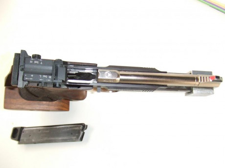 UN AMIGO ME PIDE PUBLIQUE LA VENTA DE PISTOLA FEINWERKBAU AW 93.
PRIMER Y ÚNICO DUEÑO, ESTRENADA POR EL 01