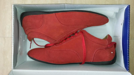 Zapatillas Rojas SPARCO modelo Imola. Número 42. Material Piel. Nuevas en su caja. Precio en tienda 149 02