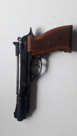 Una compañera vende una ASTRA Constable Sport calibre 22lr por 150€ más portes el arma de encuentra en 01