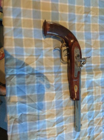 Vendo. ardesa.William Parker of  London cal.45.gatillo a pelo.pocos tiros.er arma se encuentra Barcelona. 02