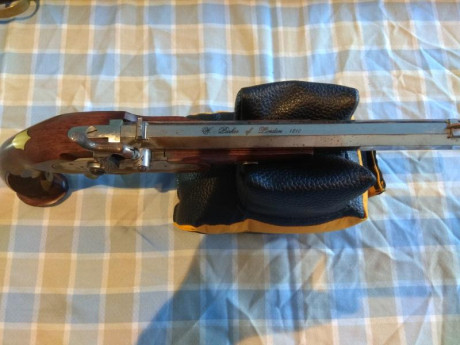 Vendo. ardesa.William Parker of  London cal.45.gatillo a pelo.pocos tiros.er arma se encuentra Barcelona. 00