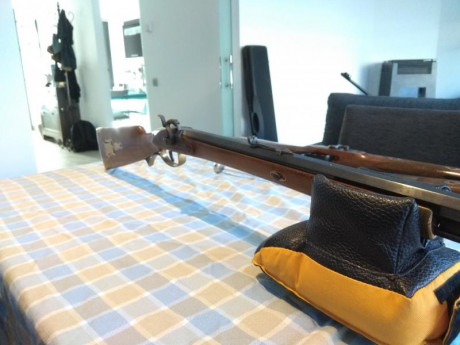 Rifle avancarga cal.50 .tipo Hawken.pocos tiros. Ideal caza por su calibre.barceloba.150 euros más portes. 01