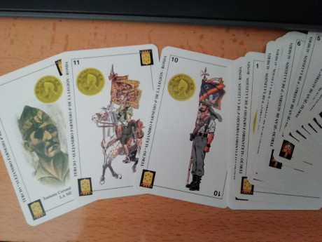 Pongo a la venta una singular pieza de colección: un estuche de cuero original, con el emblema de la Legión 10
