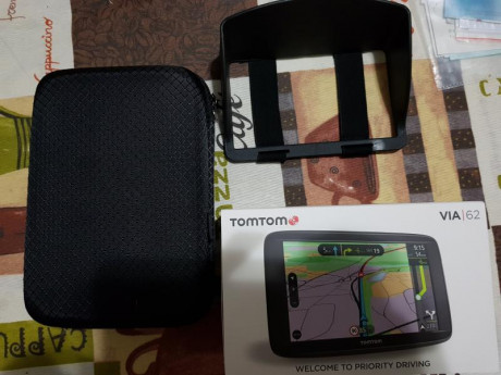 Vendo Gps Tomtom vía 62 prácticamente nuevo, usado en tres viajes.

Incluye visera antireflejos y funda 02
