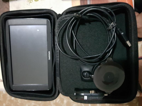 Vendo Gps Tomtom vía 62 prácticamente nuevo, usado en tres viajes.

Incluye visera antireflejos y funda 01