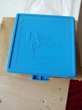 Vendo bandeja para recarga universal, válida para todos los calibres y caja portamunición para 9mm, todo 00