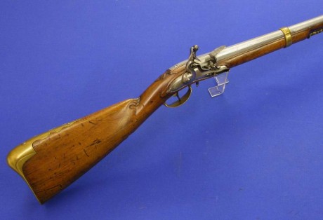 Voy a colocar unas fotos de un arma larga alemana de llave de mecha del siglo XVI. 170