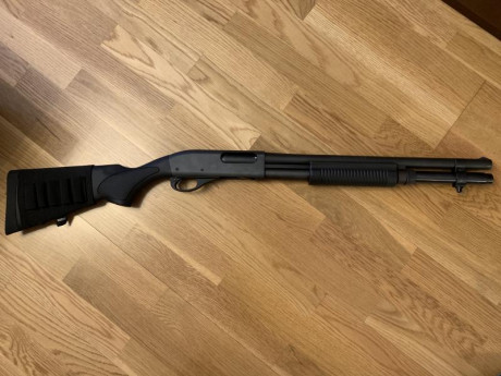 Vendo escopeta corredera Remington 870 con capacidad de 7+1 cartuchos, se vende por no usarla; disparada 02