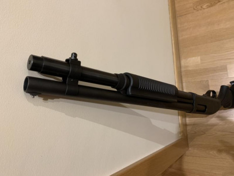 Vendo escopeta corredera Remington 870 con capacidad de 7+1 cartuchos, se vende por no usarla; disparada 00