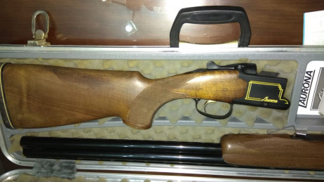 Pongo a la venta una escopeta Laurona superpuesta  Sporting , con 71 centimetros de cañon , banda ancha 02