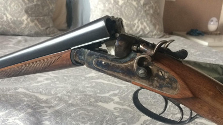 se vende escopeta paralela MUGICA de perrillos. calibre 12/76 recamara magnum
es una serie que se hizo 11