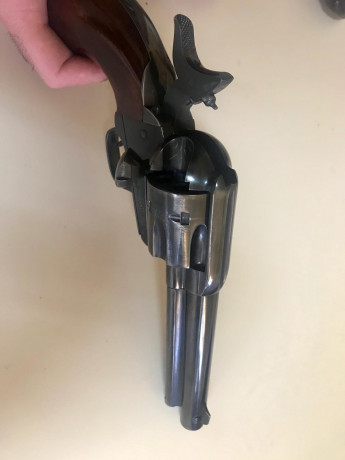 Vendo Revolver Aldo Uberti calibre 357 mg. Guía A.
Buen estado, menos de 100 disparos.
Se entrega con 01