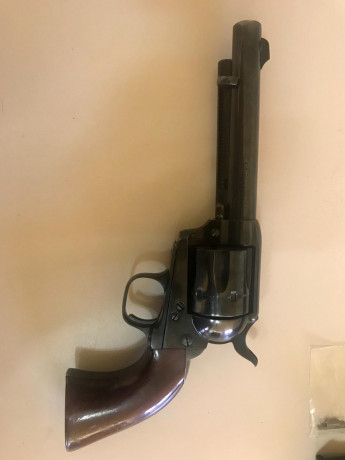 Vendo Revolver Aldo Uberti calibre 357 mg. Guía A.
Buen estado, menos de 100 disparos.
Se entrega con 00