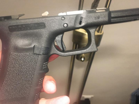  Vendo PISTOLA GLOCK 17 Gen3 Cal. 9x19 
La compre para hacer el curso de IPSC pero no le pille el gusto 150