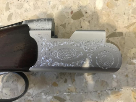 Se vende superpuesta beretta E56E, *\***. En buen estado. Se vende por no usar. Regalo funda. Está en 01