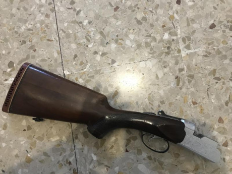 Se vende superpuesta beretta E56E, *\***. En buen estado. Se vende por no usar. Regalo funda. Está en 12