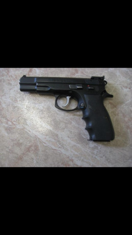 Vendo pistola CZ-75B calibre 9mm, ( fuego real ) 

Características: 
Alza micrométrica ajustable, punto 01