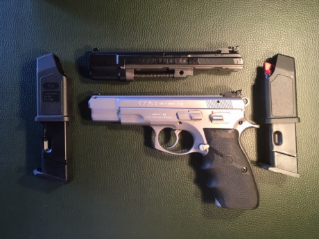 PISTOLA CZ 75B 9mm Cromada+Carro del 22 (Madrid)
Vendo pistola CZ 75B (Cromada) 9mm impecable, con dos 00