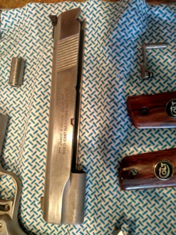 Hola, un amigo que por edad no va a renovar licencia, me pide que anuncie esta pistola, es una Colt gold 10