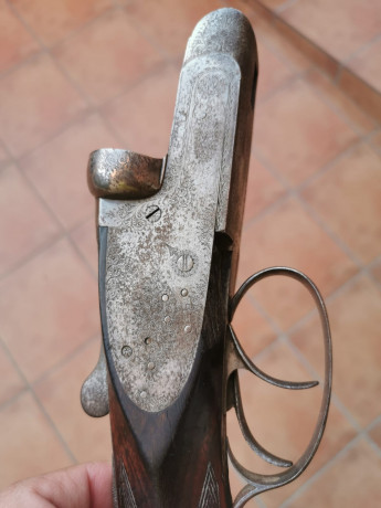 Buenas, un amigo me comenta que de rebote le ha llegado a su familia esta escopeta de la que se quiere 10