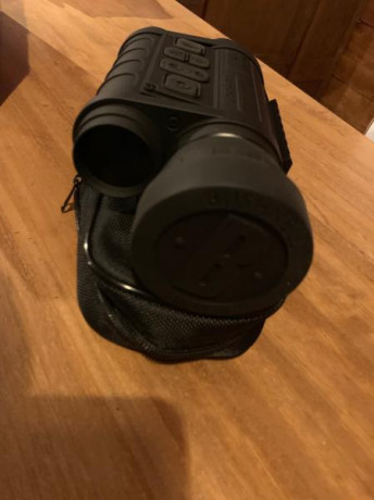 Se vende Monocular Nocturno Equinox Z Night Vision de Bushnell . Sin apenas uso, Precio nuevo 350€ , precio 01