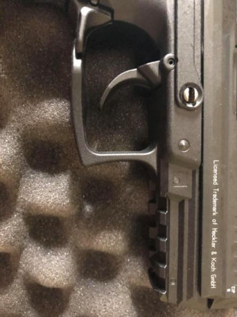Se vende Pistola HK modelo P30 modelo compact , con dos cargadores , caja , manual y kit de limpieza , 00