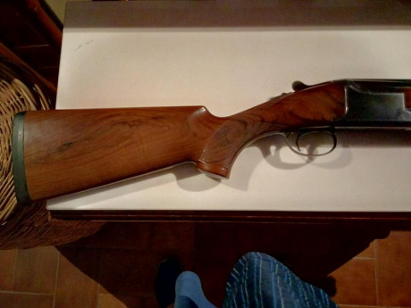Escopeta de caza Browning, made in Herstal año 1977. Peso: 3,240kg. El conjunto báscula-culata, prácticamente 11