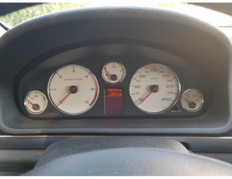 Hola compañeros, pongo en venta el coche de mi madre. Saludos!

Peugeot 407 SW 2.7 HDI Premium Aut. V6 10