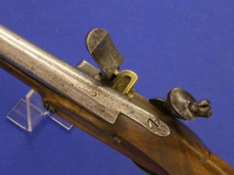 Voy a colocar unas fotos de un arma larga alemana de llave de mecha del siglo XVI. 40