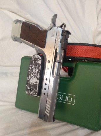 INCLUIDO:

· Pistola Tanfoglio Limited Custom 9x19 mm + 1 cargador + protector de tela.
· 2 cargadores 01