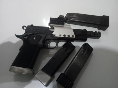 En venta, Norinco NP44 IPSC OPEN pistola. Calibre .45acp. 

Equipado con un NUEVO Konus SightPro Fission 02