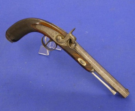 Voy a colocar unas fotos de un arma larga alemana de llave de mecha del siglo XVI. 50