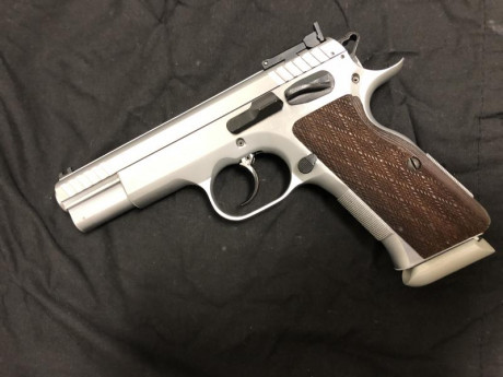 Hola,

Busco Pistola 1911 en 9mm y en buen estado.

En principio me interesa la marca Rock Island Armory 110