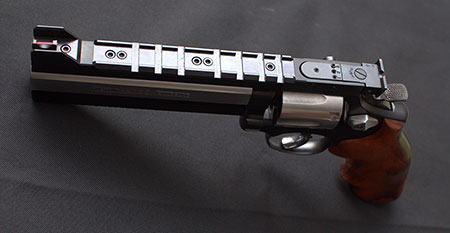 Hola
Me ofrecen un revolver mod MR 73 357 mag de 4 pulgadas de esta afamada casa gala. El tema es que 21